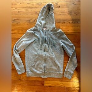 Philadelphia Eagles Men’s Junkfood clothing  zip up hoodie.  Color Gray.  Medium